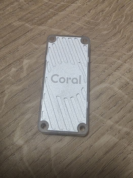 Coral USB Accelerator - moduł z koprocesorem Google Edge TPU