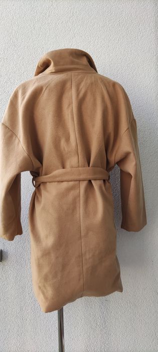 R.  40 Nowy płaszcz damski beż Oversize b.yong