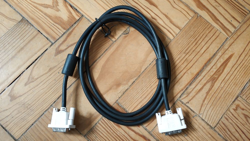 Cabo DVI: Macho - Macho