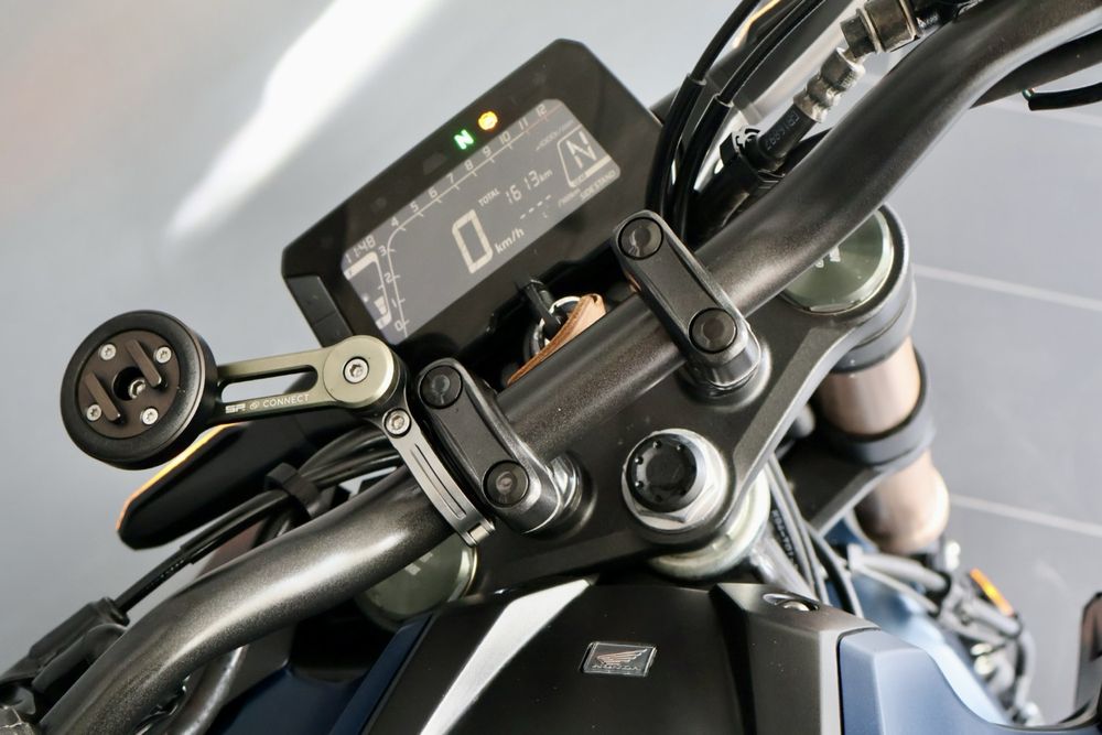 Honda cb125R ( apenas 1600 kms)
