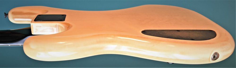 FENDER Precision bas  made in japan