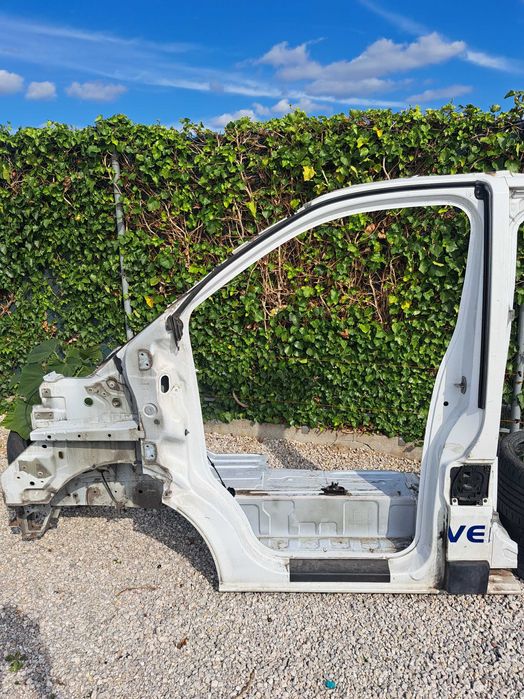 Ćwiartka Fartuch Podłużnica Próg Lewy Renault Trafic III Lift Vivaro B