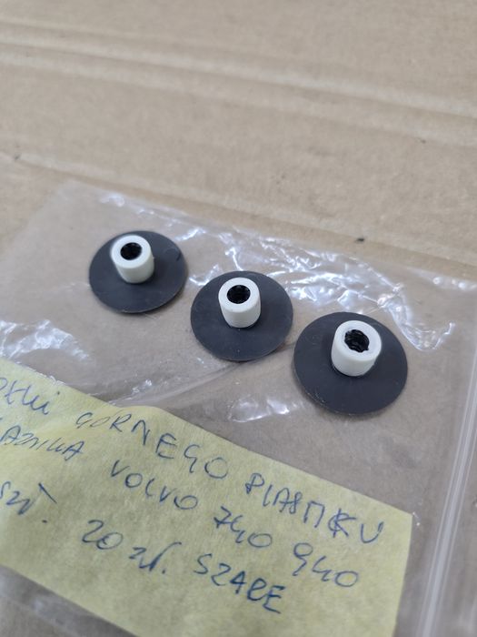 Kołki Spinki plastiku górnego bagażnika volvo 745/945 SZARE