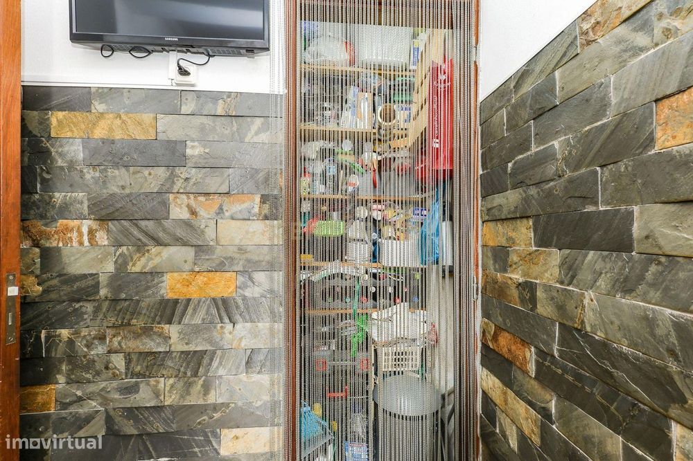 Apartamento T2 com 87 m² em excelente estado de conservação em Vale de