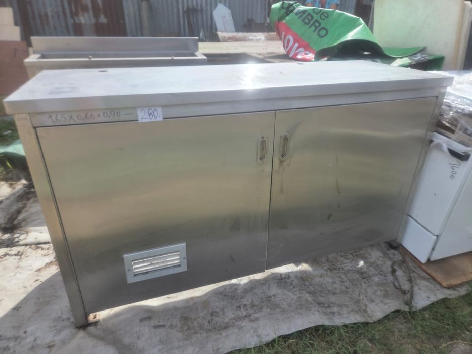 Bancada em inox  em bom estado