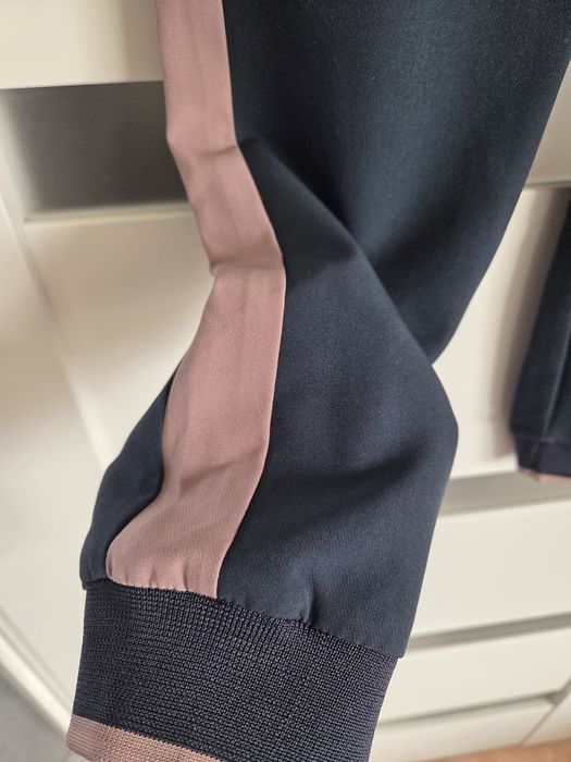 Spodnie dresowe śliski materiał Name It r.122cm 7lat gratis legginsy