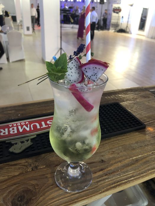 Barman na wesele, usługi barmańskie, mobilny drink bar