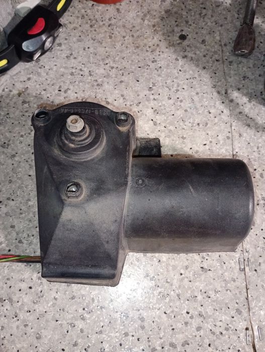 Продам моторчік дворніков форд