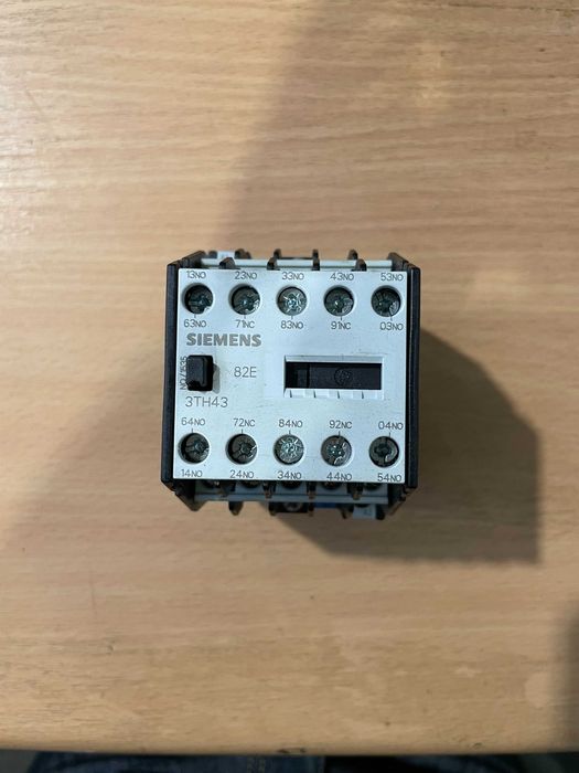 Styczniki siemens rózne cewka 230v