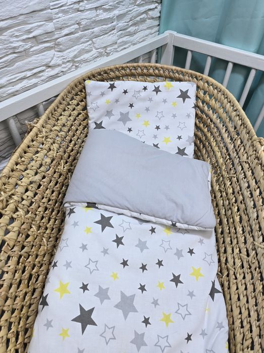 Pościel  do gondoli / kosza Mojżesza/ kolyski. Kołderka poduszka.  
Ko