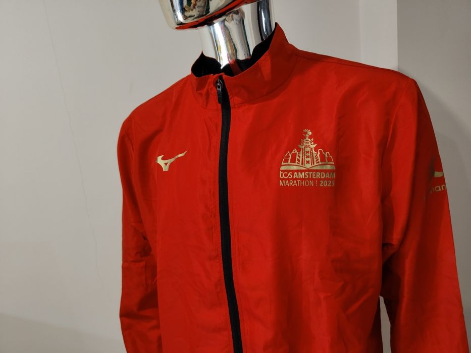 Kurtka do biegania firmy Mizuno