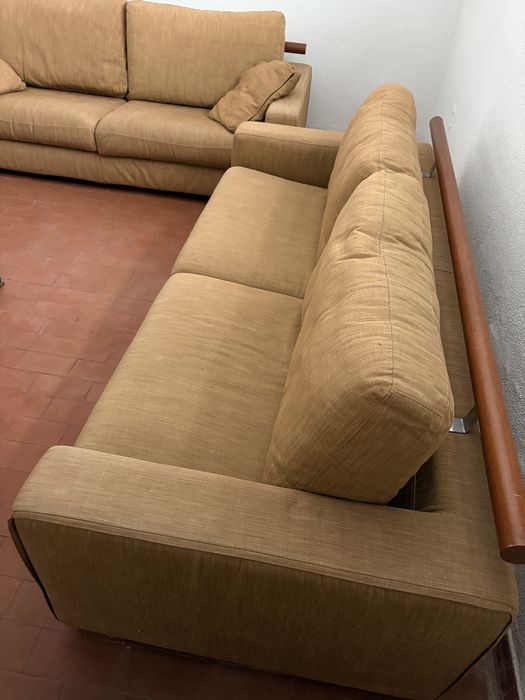 Sofá 2,10  metros - 3 lugares design italiano e muito confortavel