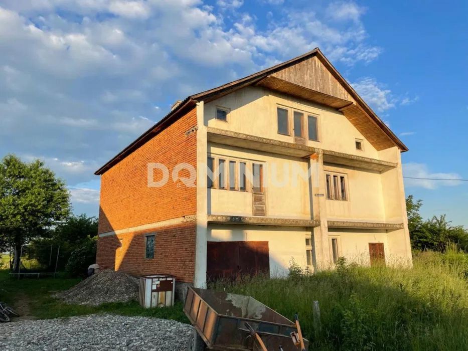 Продається  добротний будинок в с. Руська Долина