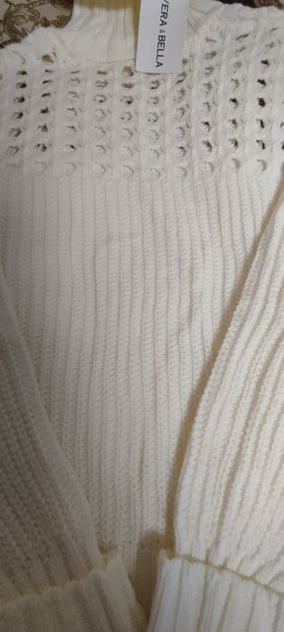 Продам новий светрик, розмір універсальний , тепленький