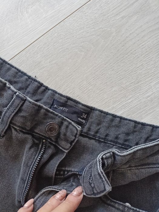 Jeansy mom fit Sinsay