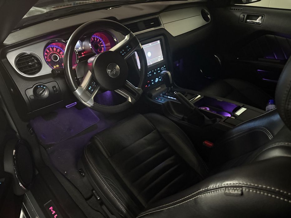 FORD MUSTANG  3.700 CC - V6 - PERSONALIZÁDO