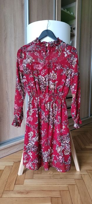 Kobieca sukienka w kwiaty Monnari r38