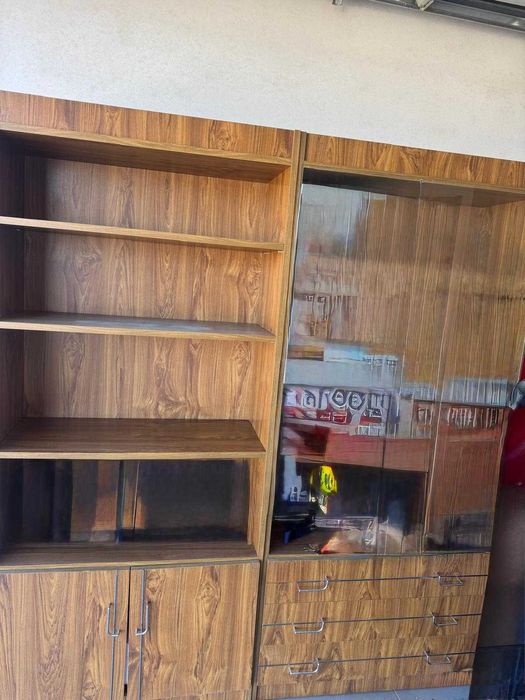 Movel de sala com prateleiras, gavetas, vitrines e armarios