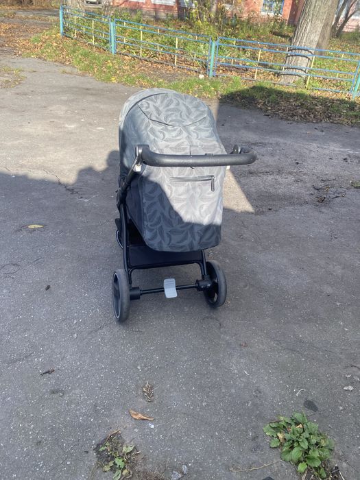 Дитяча коляска в добром стані
