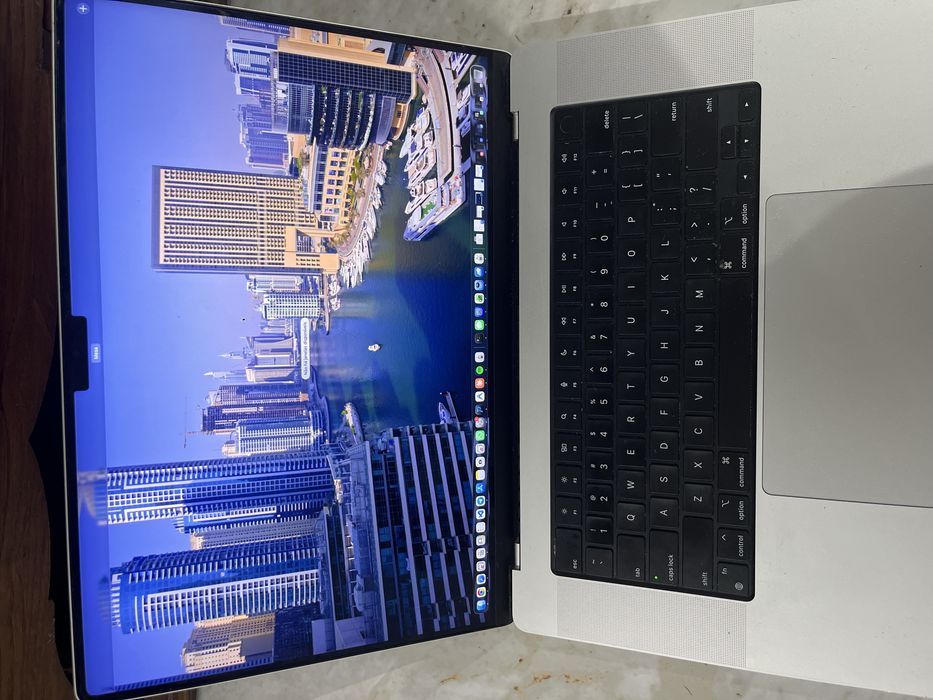 MacBook Pro 16" - M1 Pro