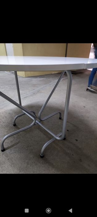 Mesa de cozinha branca