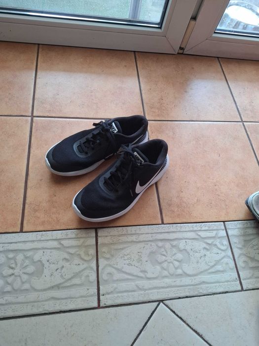 Buty sportowe Nike czarne 39