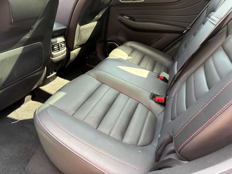 SUV moderno, MG EHS 1.5 Plug-in Hybrid de 2022 — photo 5