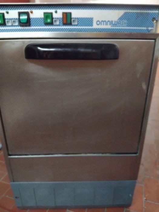 Maquina de lavar loiça de hotelaria