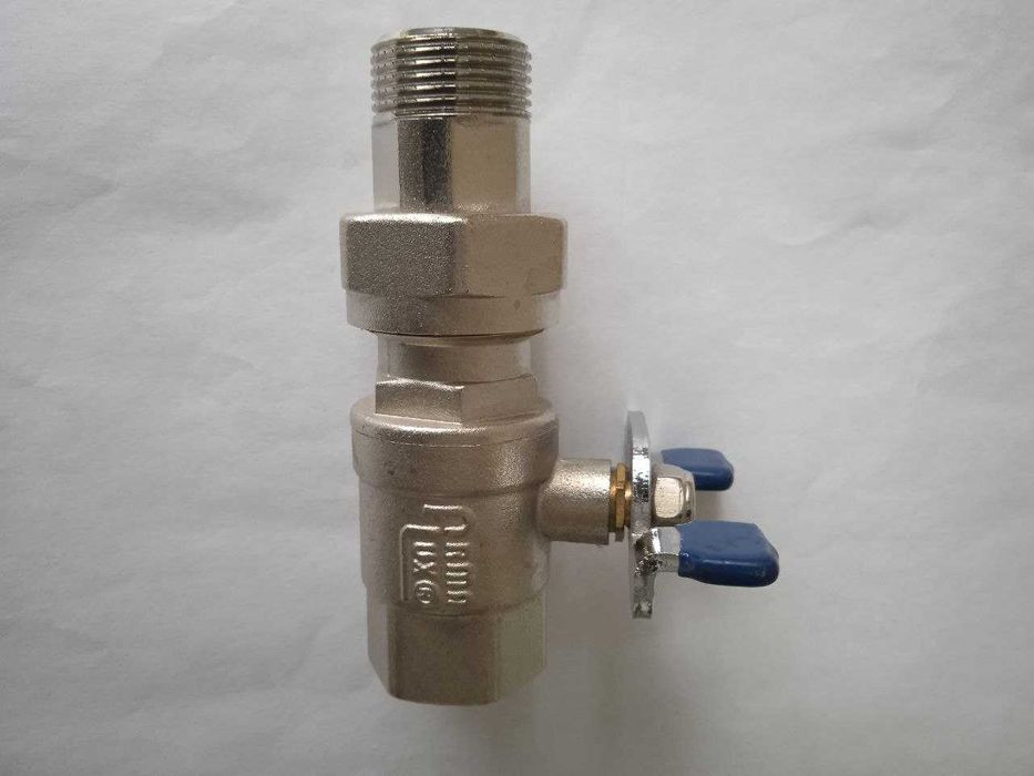 Краны поливочные шаровые с носиком, угловые и прямые 1/2", 3/4".