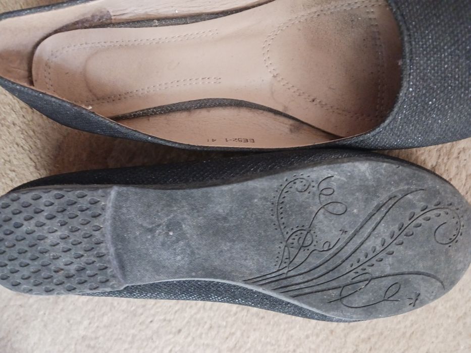 Sabrinas pretas com brilho