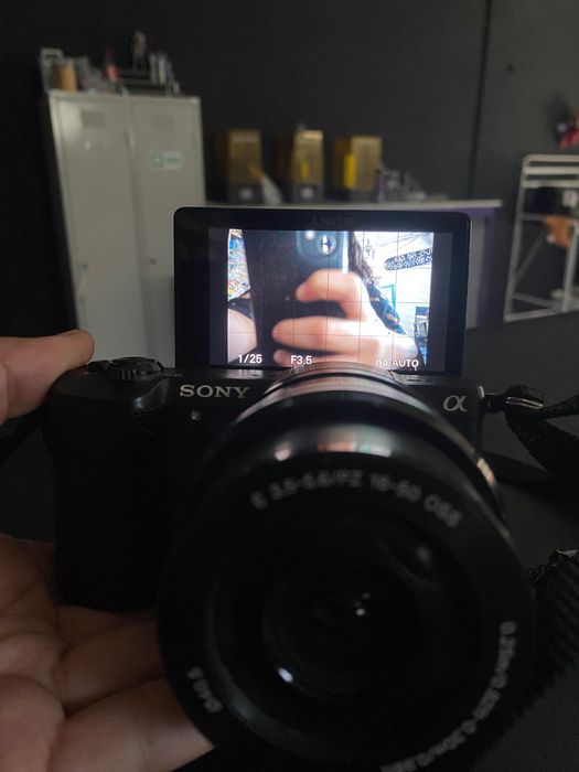 Sony Alpha A6100- vlog camera