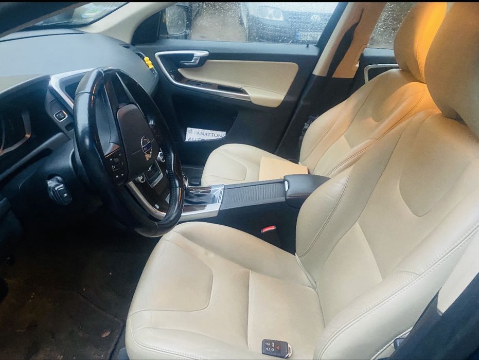 Volvo XC60 D4 2014 | Bogate wyposażenie | Pokolizyjne, jeżdżące