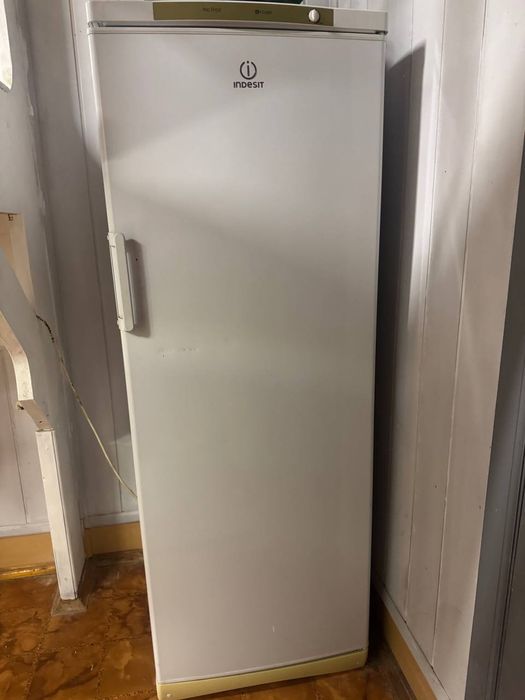 Продам морозильну камеру