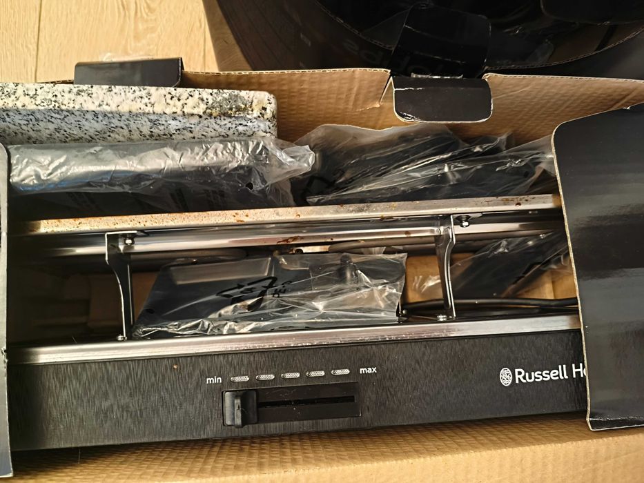 Grill elektryczny Russell Hobbs ZAREZERWOWANE