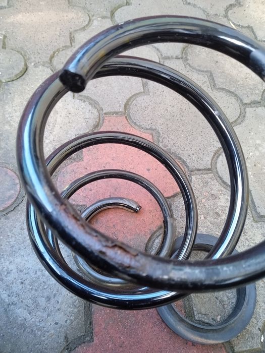 Продам пружину передньої стійки Рено