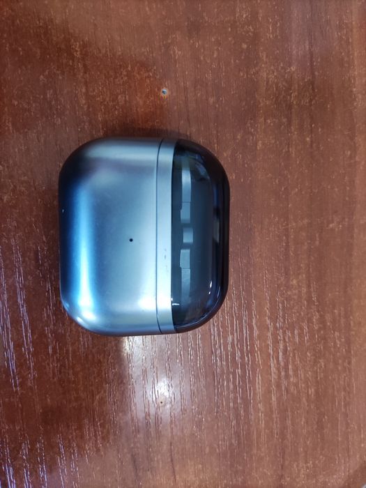 Зарядний бокс для навушників Samsung Galaxy Buds