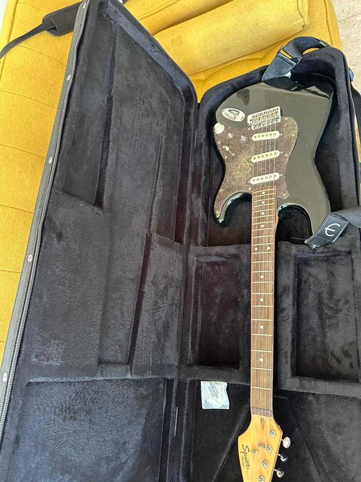 Guitarra Fender Squier Stratocaster com Upgrades