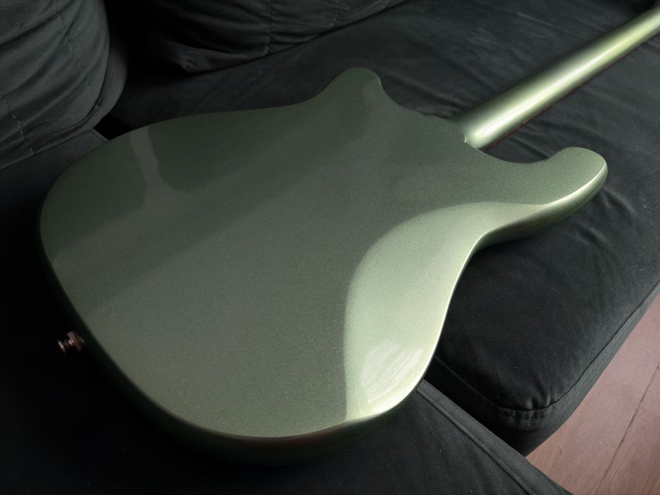 Gitara basowa Epiphone Embassy