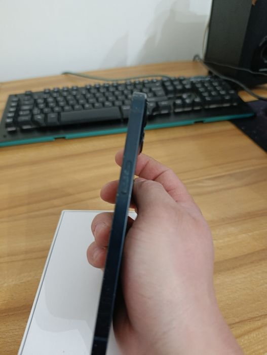 Продам iPhone 13 256Gb в робочому стані