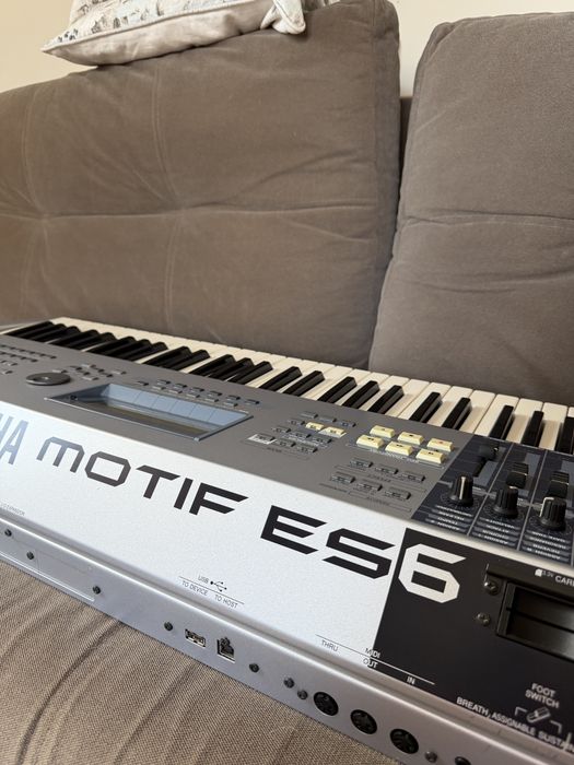 Yamaha Motif ES6