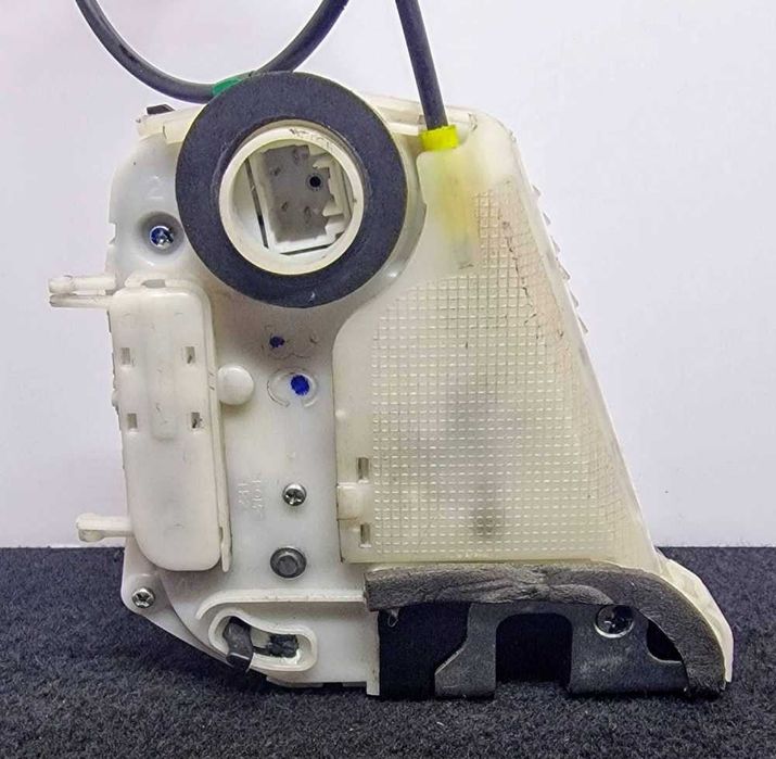 Fechadura / Fecho Porta Trás Direito - TOYOTA YARIS