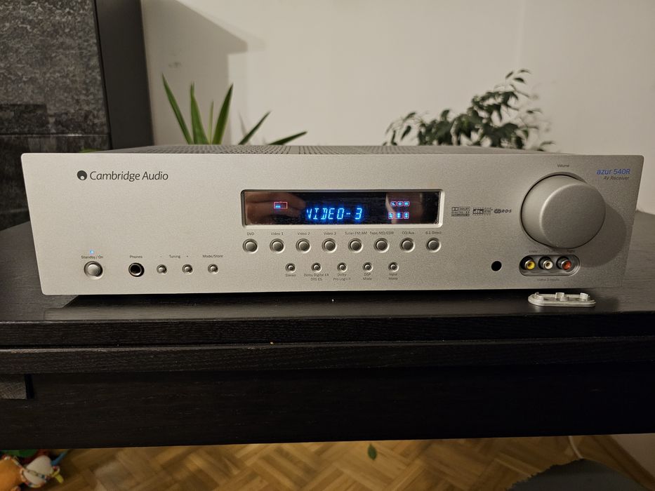 Wzmacniacz  Cambridge Audio Azur 540r