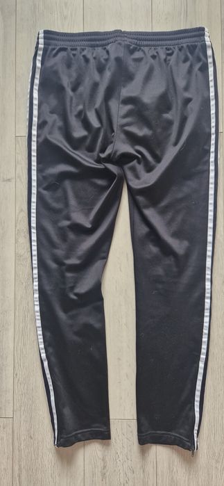 Adidas  M.         .