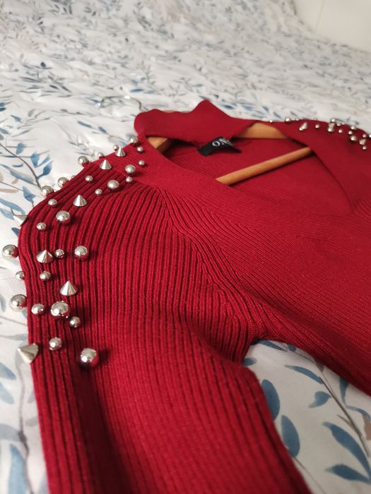 ONLY Camisole, Size M, with Shoulder Embellishments and Elegant Neckline64551970727553121