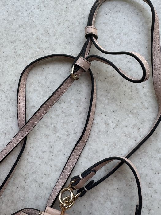 Fendi Кожаная мини-сумка Peekaboo beige фенди — zdjęcie 4