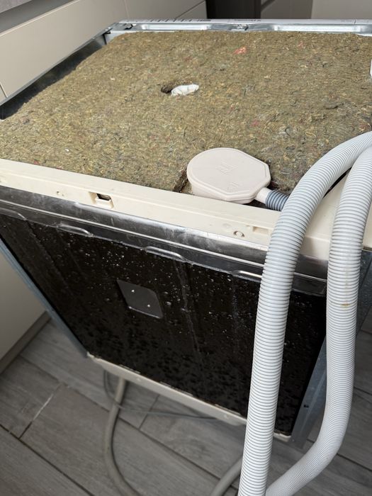 Посудомийна машина Electrolux ESL66060R