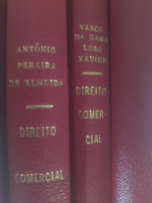 Lote de 4 Livros de Direito Comercial. Excelente preço
