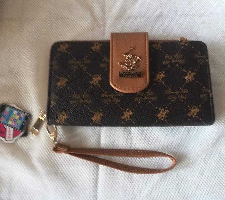 Carteira nova de senhora