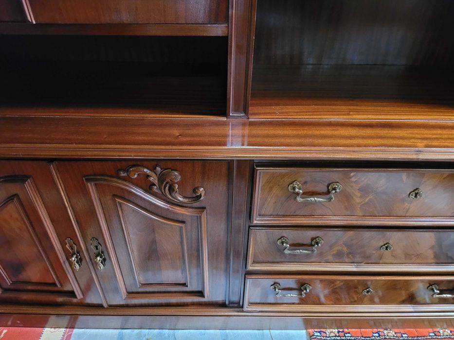 Móvel / estante em madeira - Muito bom estado geral