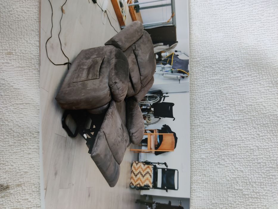 Vendo cadeira elétrica e de rodas